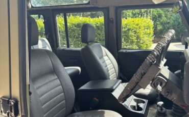Land-Rover-Defender-1978-SUV-13