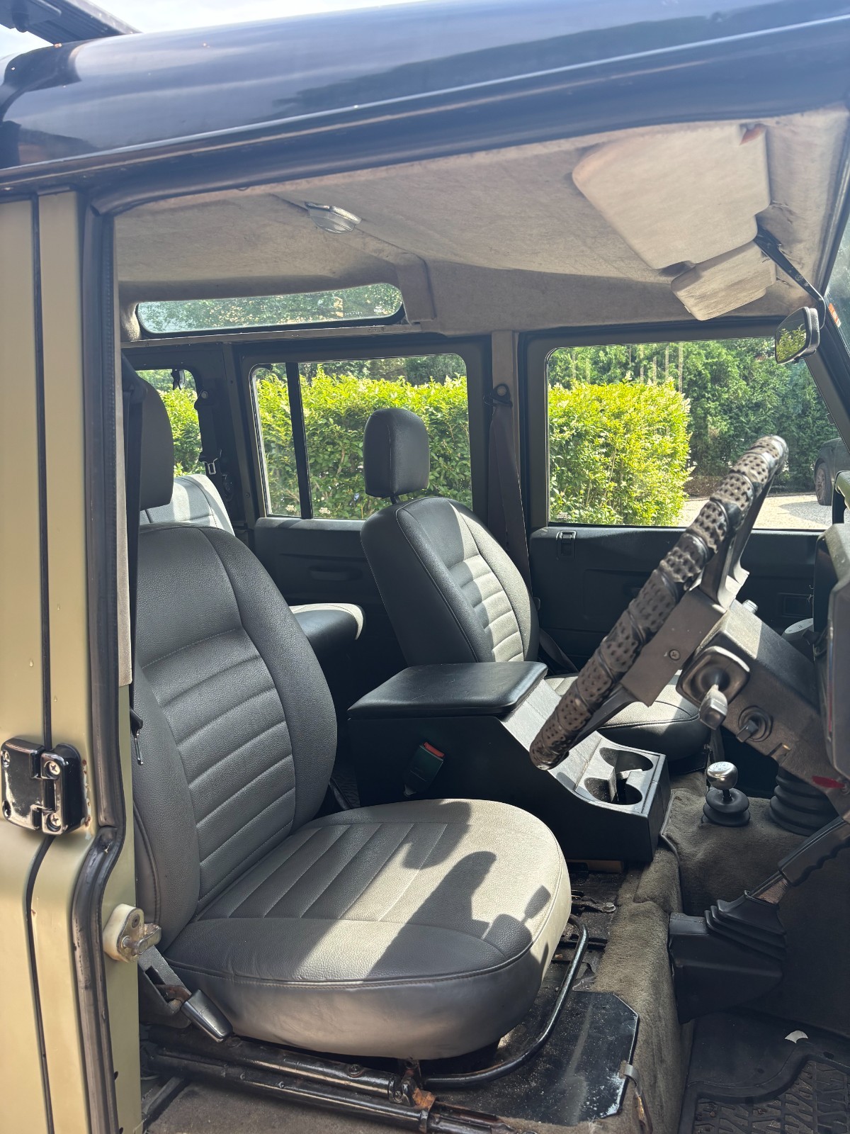 Land-Rover-Defender-1978-SUV-13