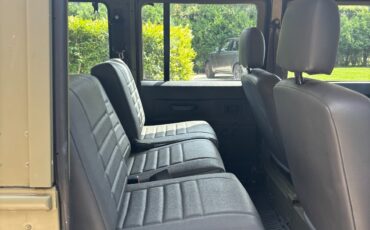Land-Rover-Defender-1978-SUV-14