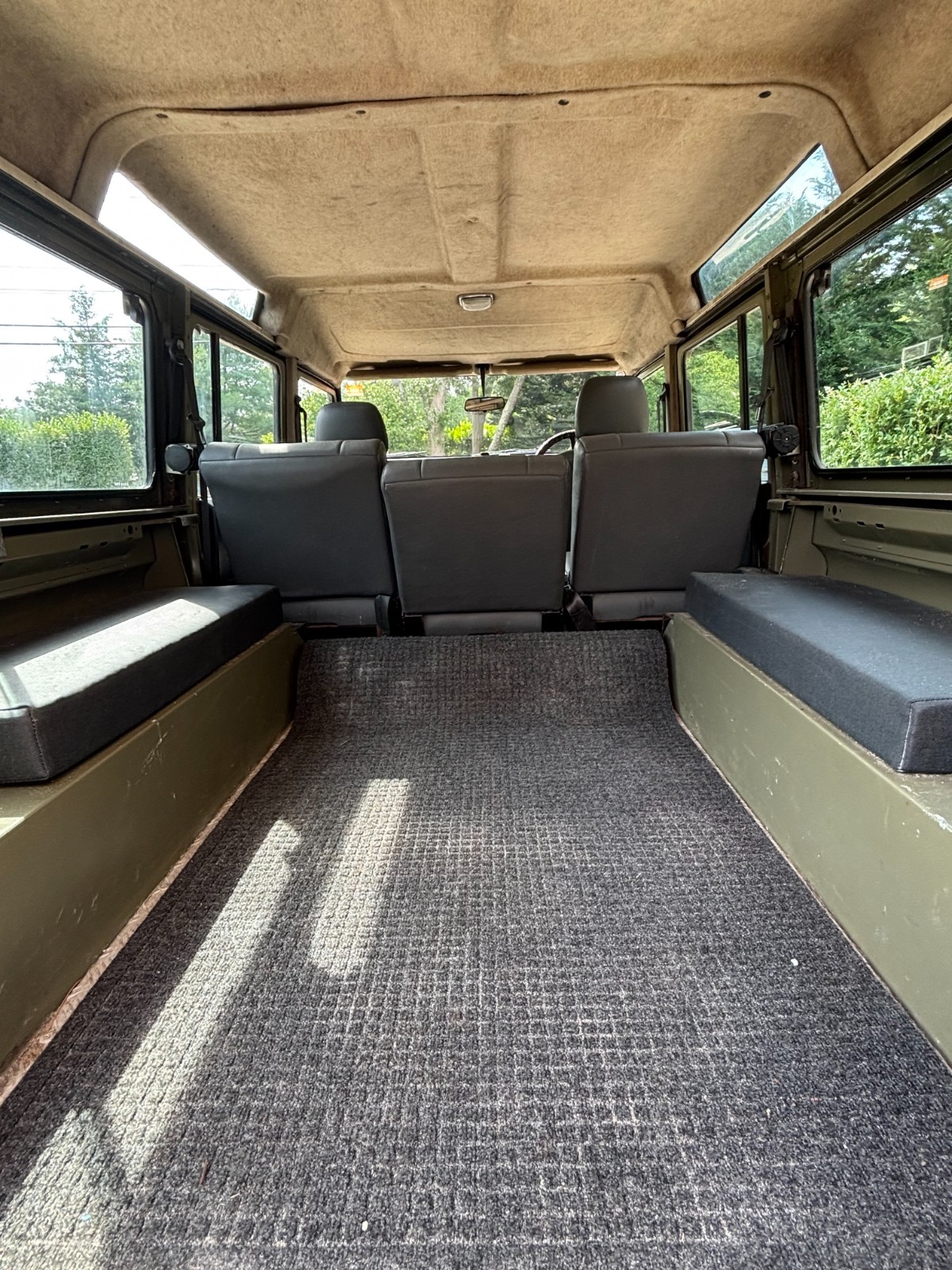 Land-Rover-Defender-1978-SUV-15