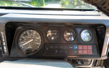 Land-Rover-Defender-1978-SUV-19