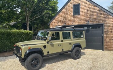 Land-Rover-Defender-1978-SUV-2