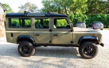 Land-Rover-Defender-1978-SUV-4