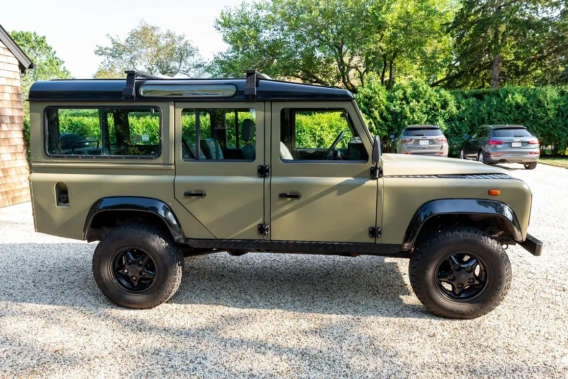 Land-Rover-Defender-1978-SUV-4
