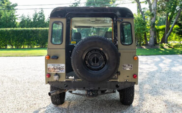 Land-Rover-Defender-1978-SUV-6