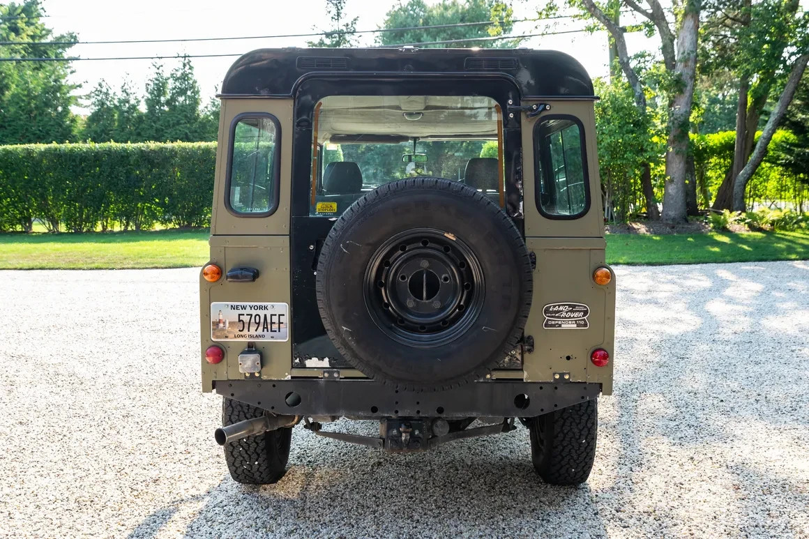 Land-Rover-Defender-1978-SUV-6