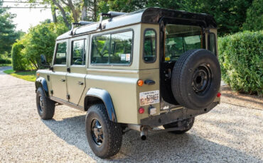 Land-Rover-Defender-1978-SUV-7