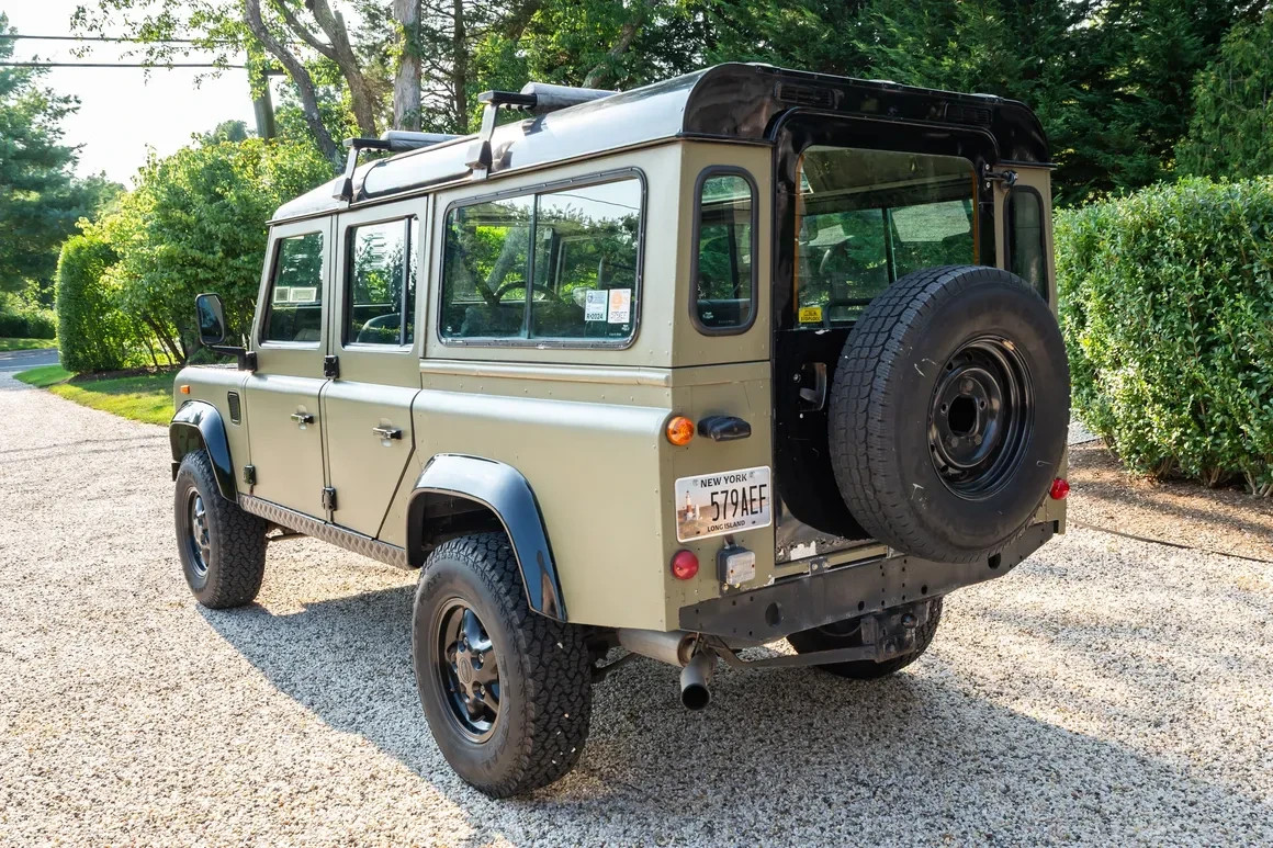 Land-Rover-Defender-1978-SUV-7