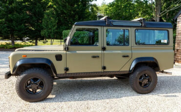 Land-Rover-Defender-1978-SUV-8