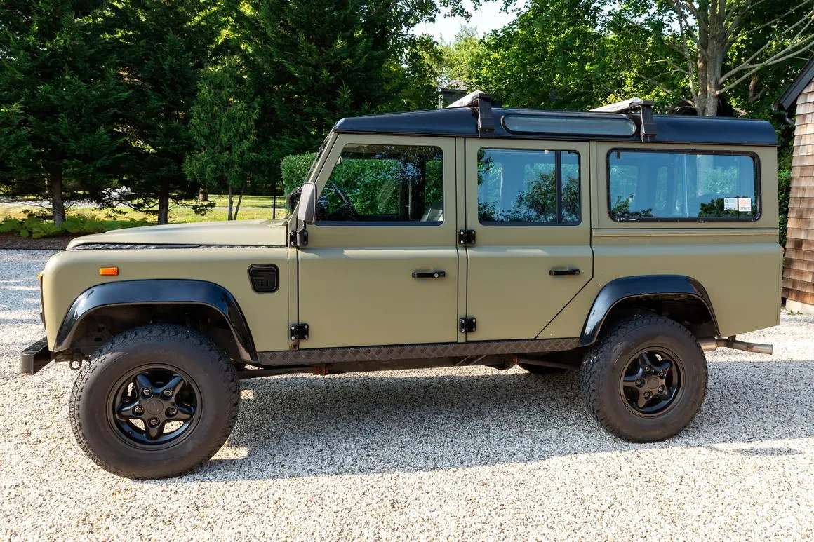 Land-Rover-Defender-1978-SUV-8