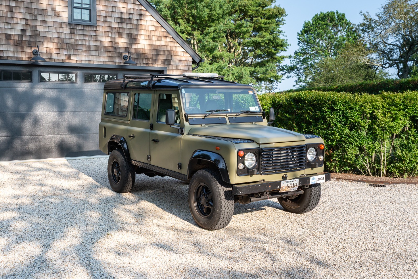 Land-Rover-Defender-1978-SUV