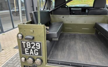 Land-Rover-Defender-1980-7