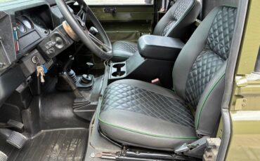 Land-Rover-Defender-1980-9
