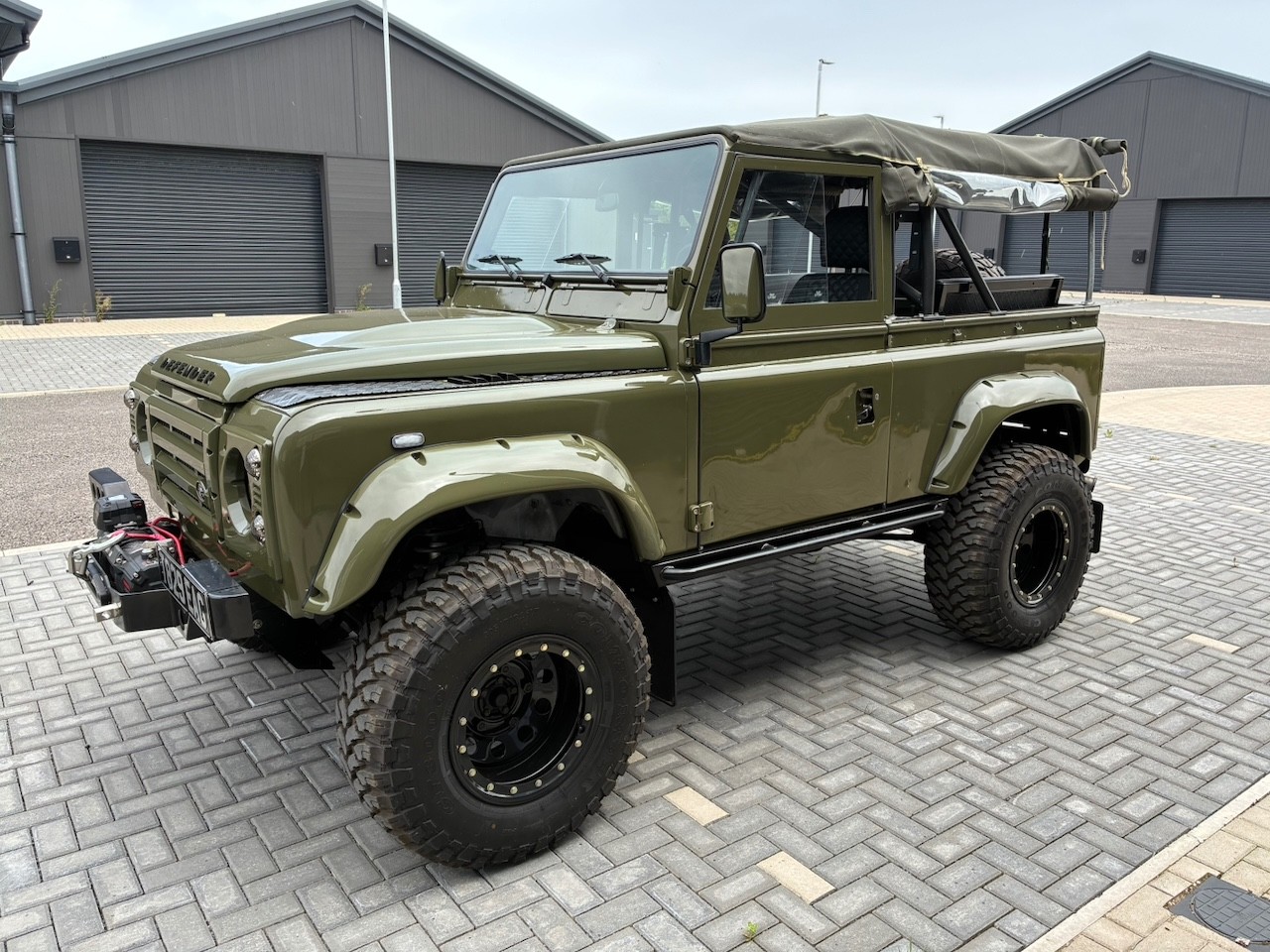 Land-Rover-Defender-1980