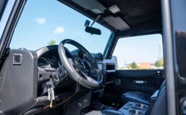 Land-Rover-Defender-1986-Truck-1