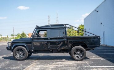 Land-Rover-Defender-1986-Truck-11