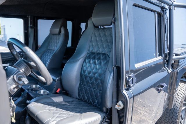 Land-Rover-Defender-1986-Truck-14