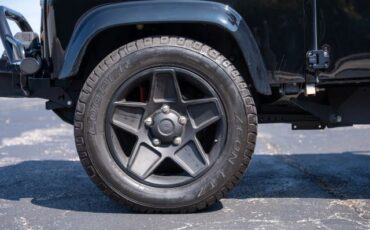 Land-Rover-Defender-1986-Truck-19