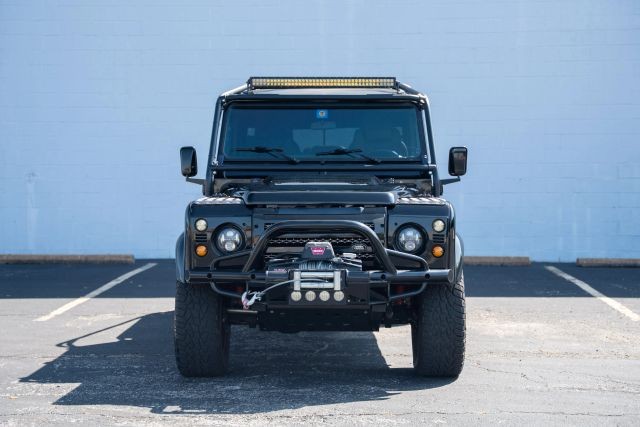 Land-Rover-Defender-1986-Truck-6