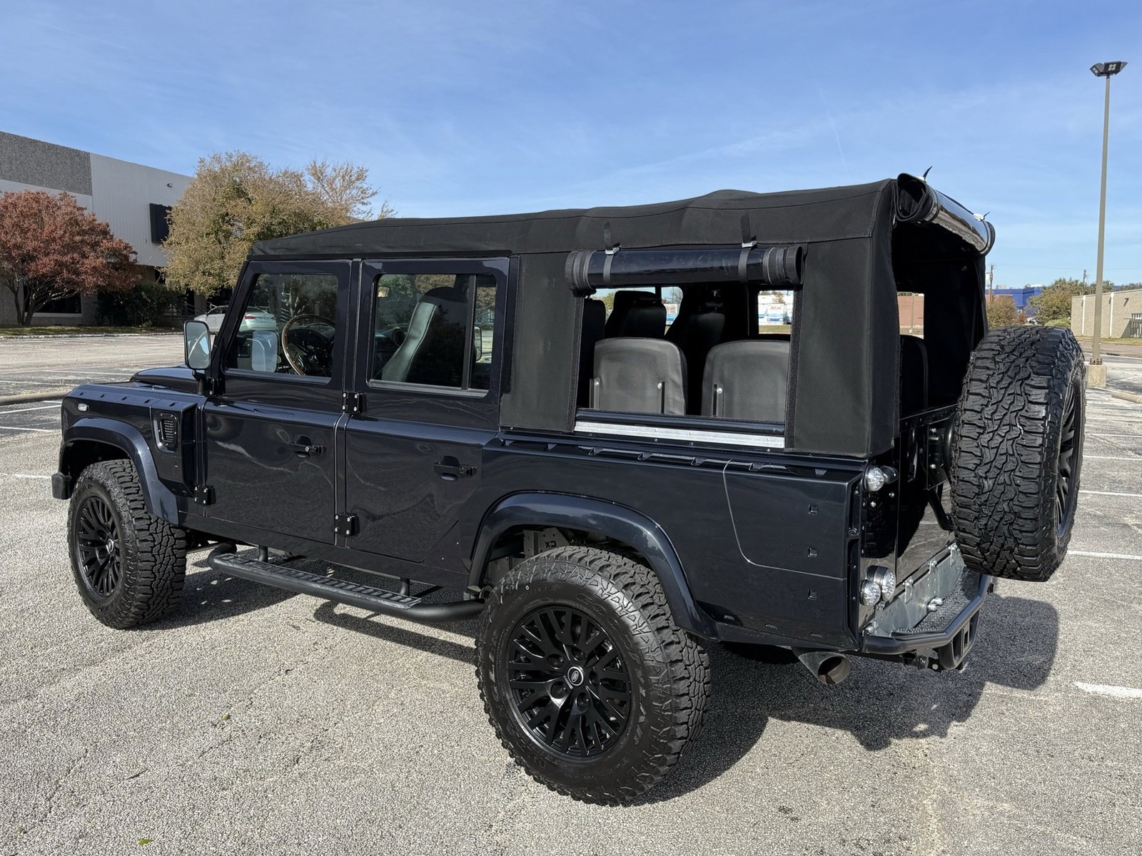 Land-Rover-Defender-1987-SUV-2