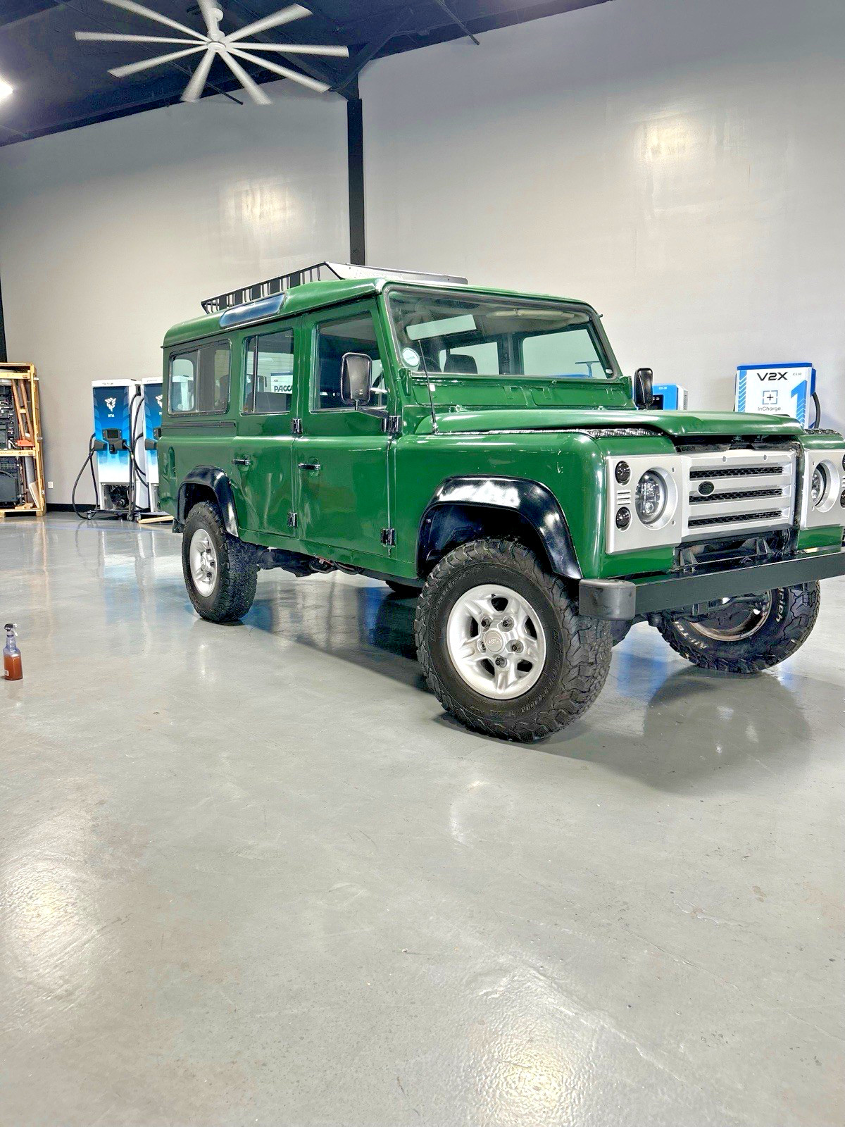 Land-Rover-Defender-1989-SUV-1