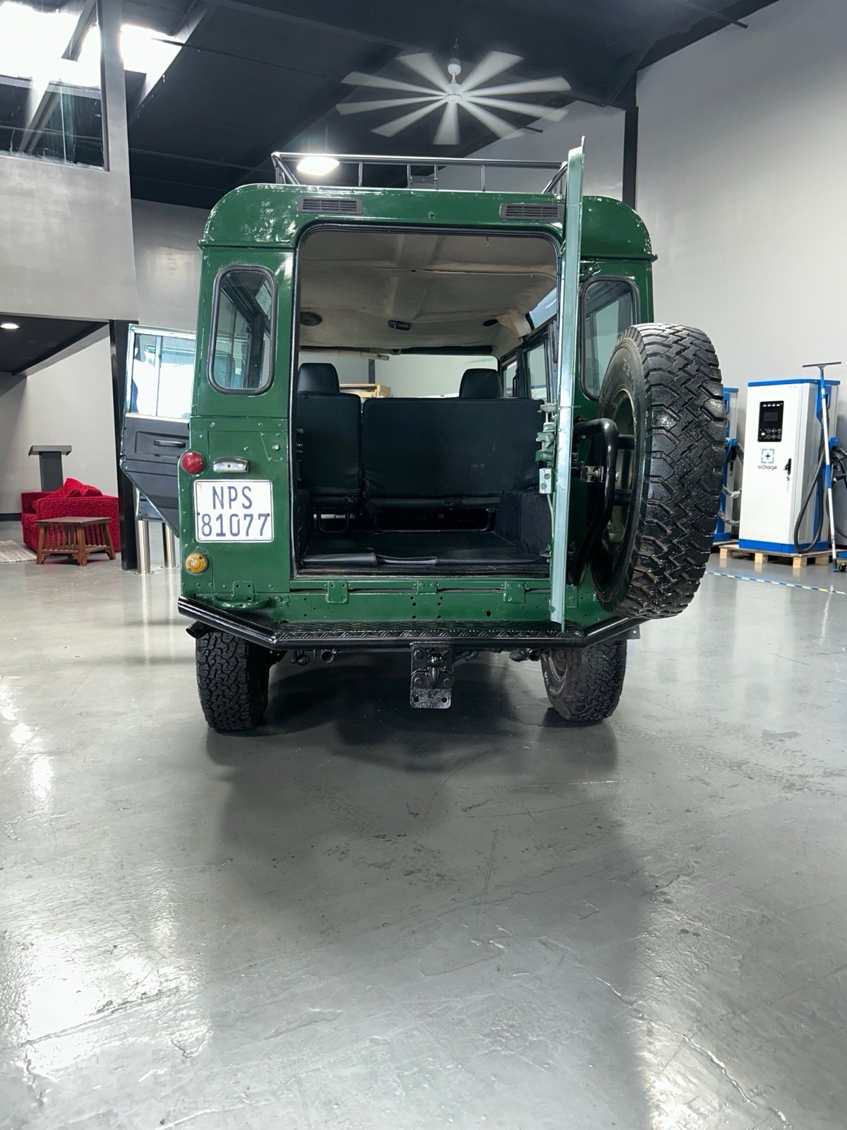 Land-Rover-Defender-1989-SUV-11