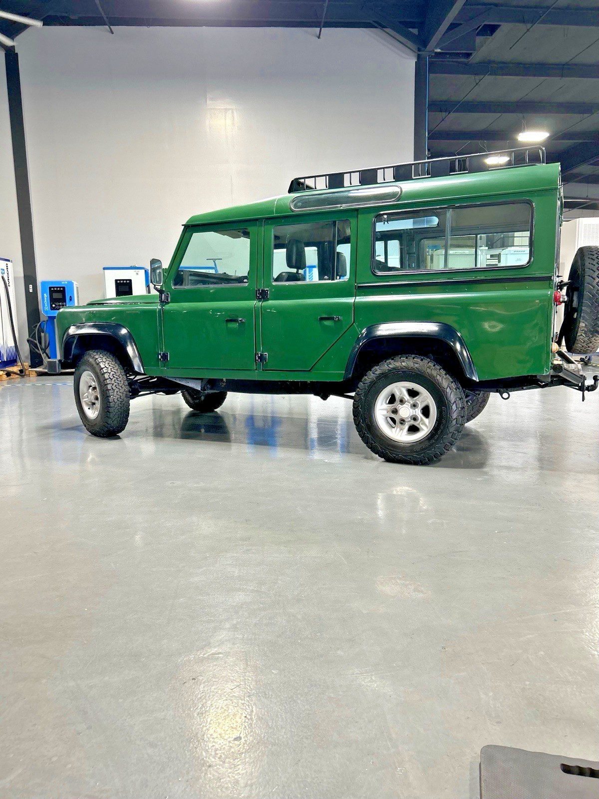 Land-Rover-Defender-1989-SUV-16