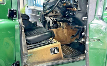 Land-Rover-Defender-1989-SUV-7