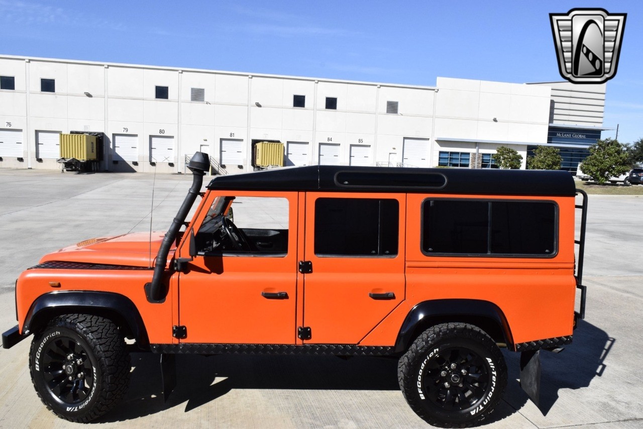 Land-Rover-Defender-1989-other-2