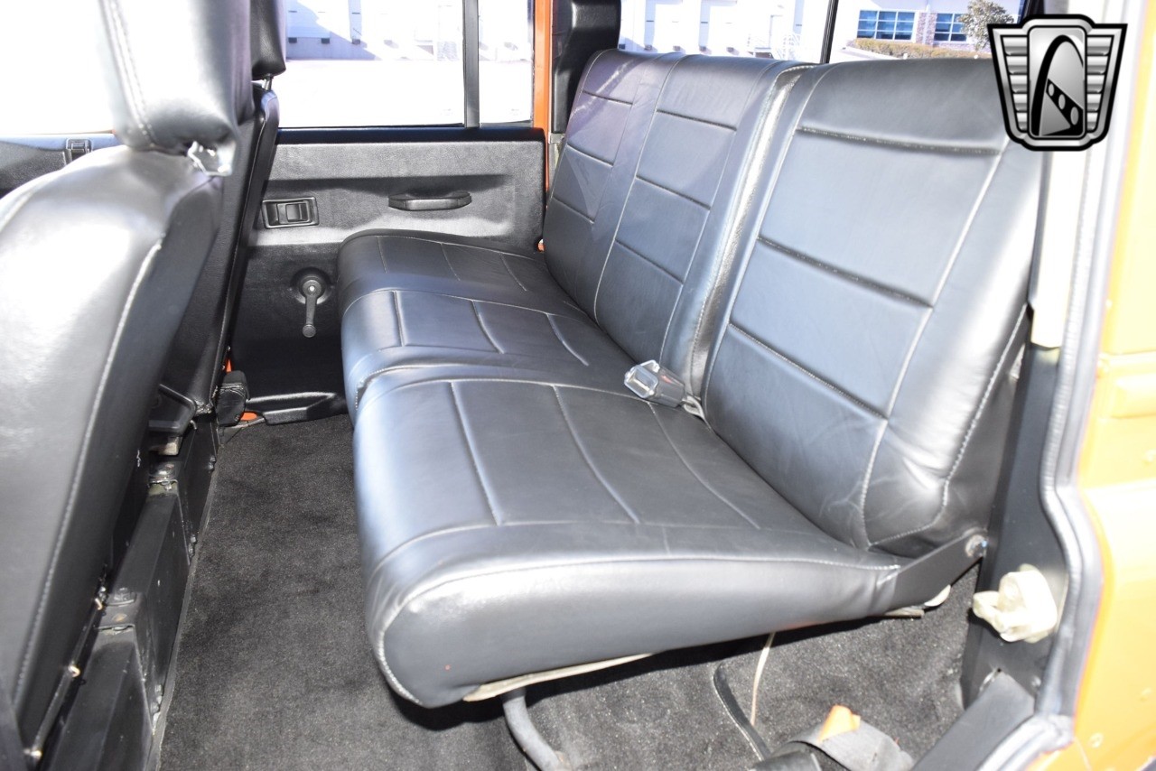 Land-Rover-Defender-1989-other-25