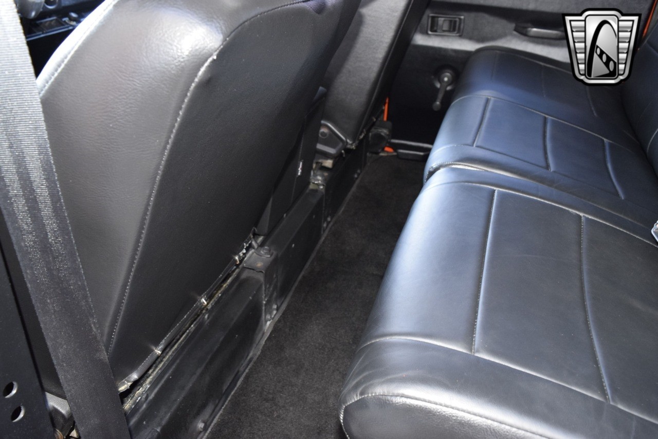 Land-Rover-Defender-1989-other-26