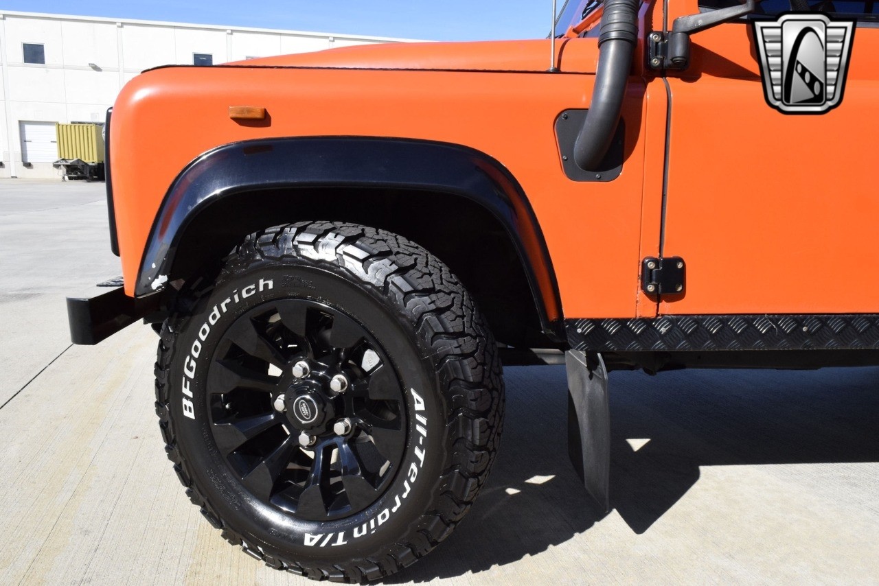 Land-Rover-Defender-1989-other-7