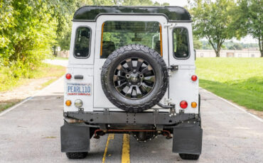 Land-Rover-Defender-1991-SUV-11
