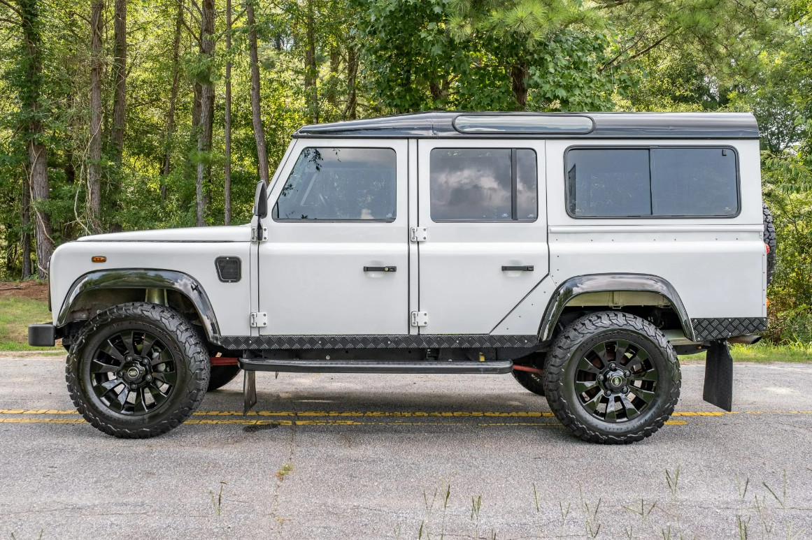 Land-Rover-Defender-1991-SUV-13
