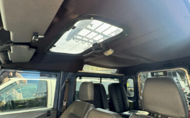 Land-Rover-Defender-1991-SUV-14