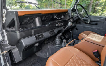 Land-Rover-Defender-1991-SUV-15