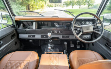 Land-Rover-Defender-1991-SUV-16