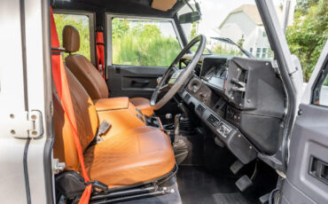 Land-Rover-Defender-1991-SUV-17