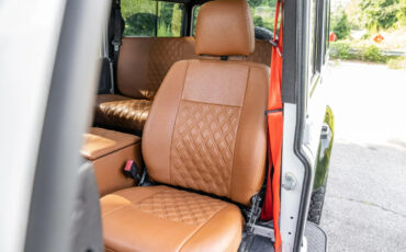 Land-Rover-Defender-1991-SUV-18