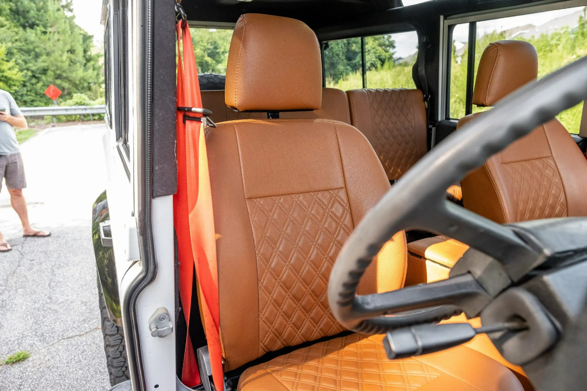 Land-Rover-Defender-1991-SUV-19