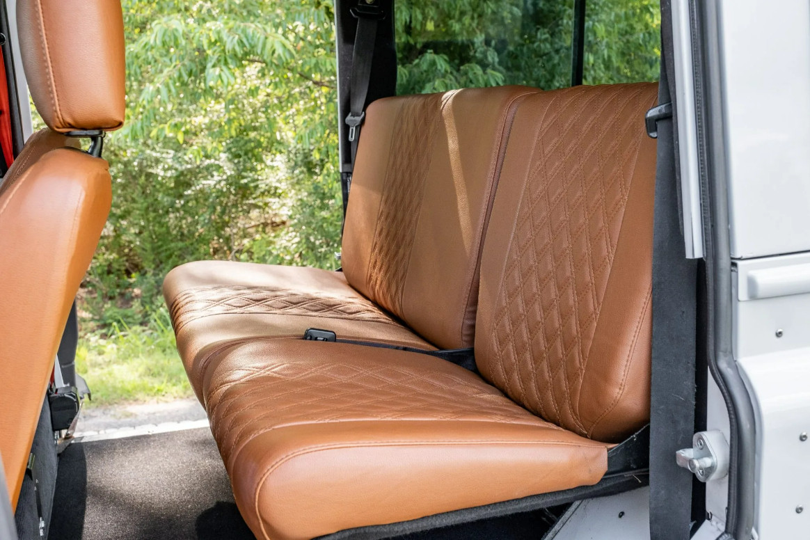 Land-Rover-Defender-1991-SUV-24