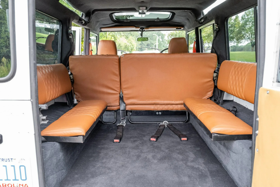 Land-Rover-Defender-1991-SUV-26