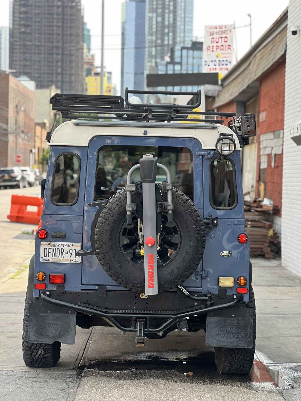 Land-Rover-Defender-1991-SUV-3
