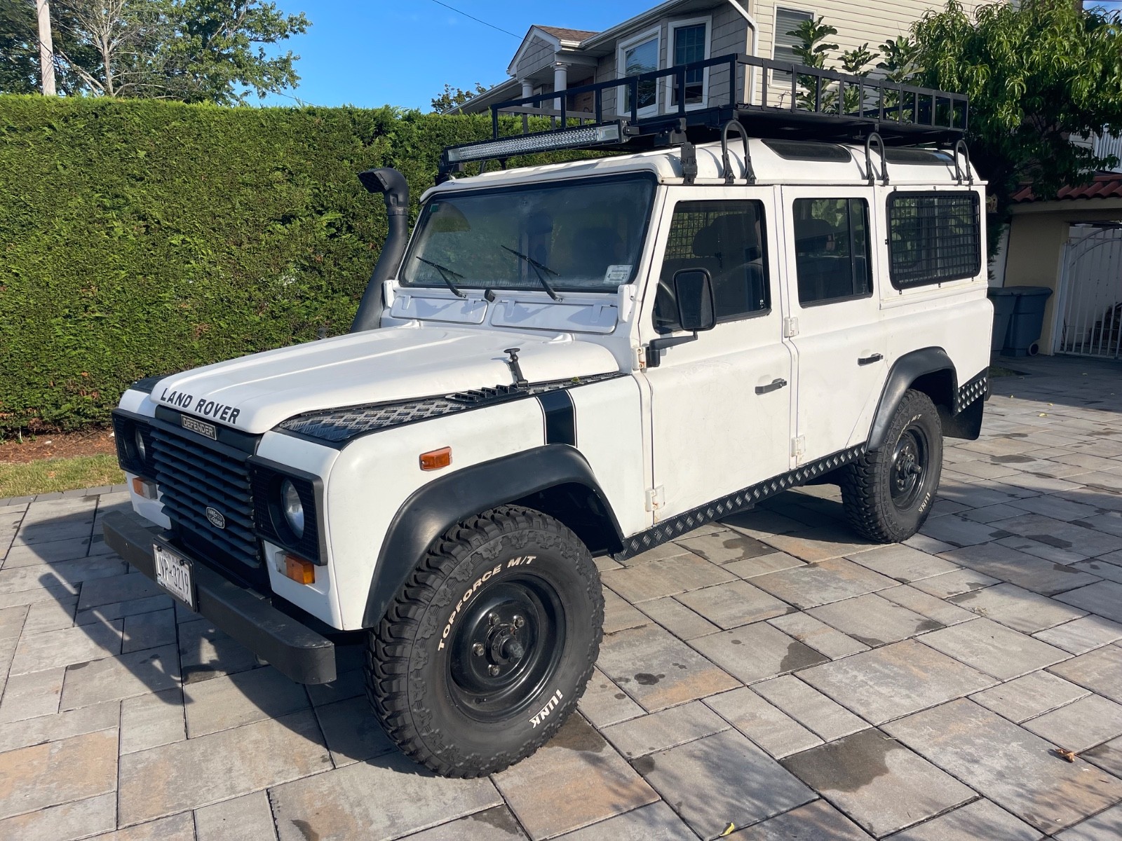 Land-Rover-Defender-1991-SUV