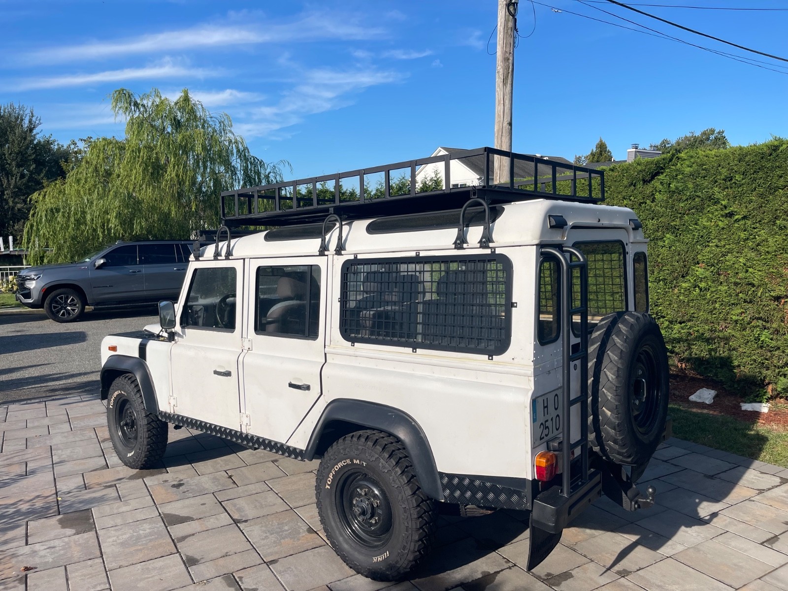 Land-Rover-Defender-1991-SUV-4