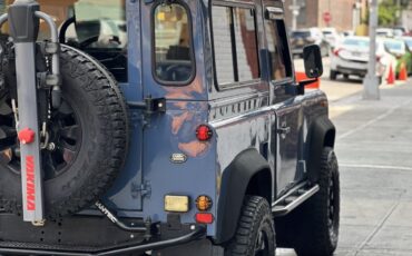 Land-Rover-Defender-1991-SUV-4