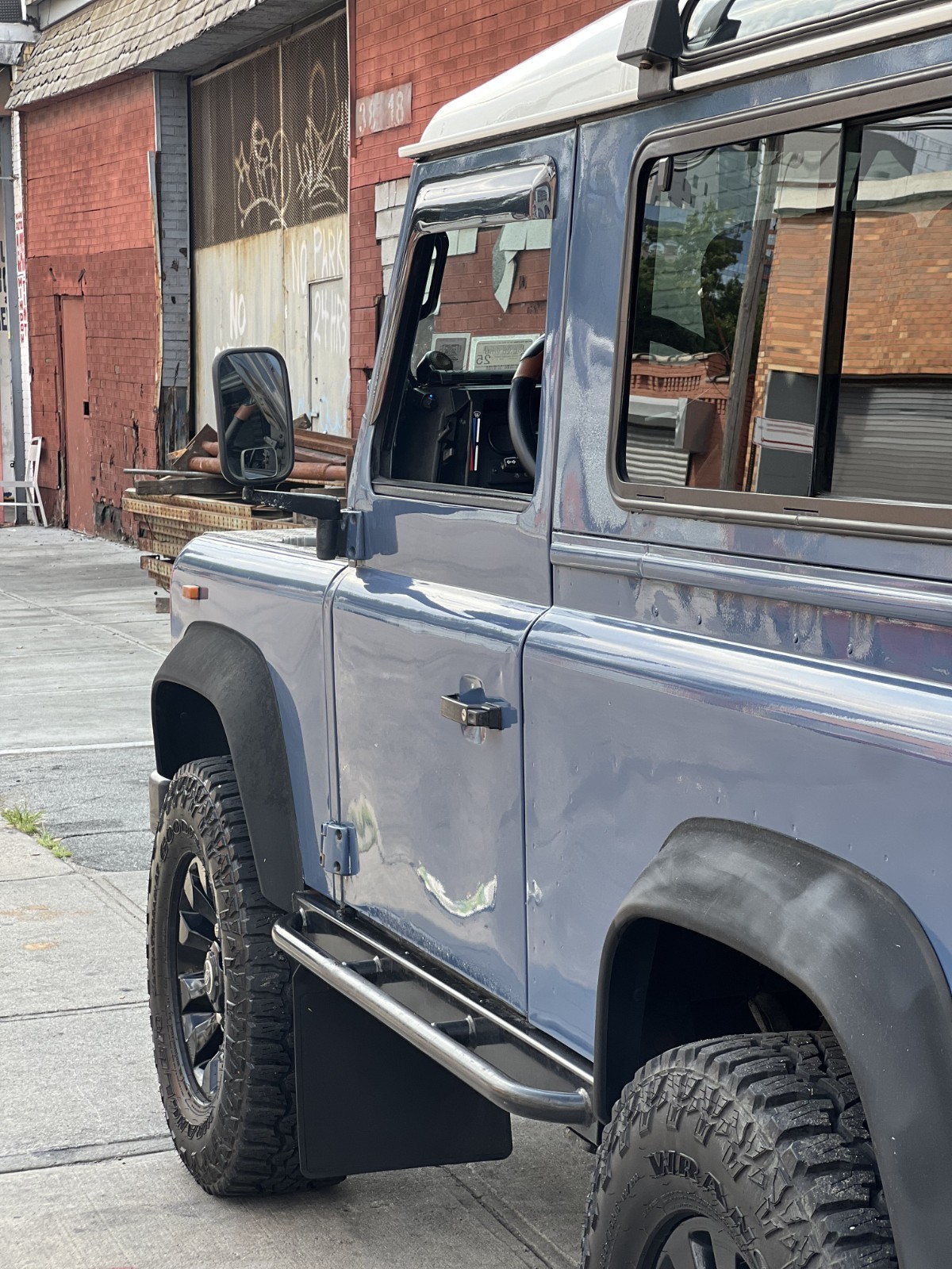 Land-Rover-Defender-1991-SUV-5