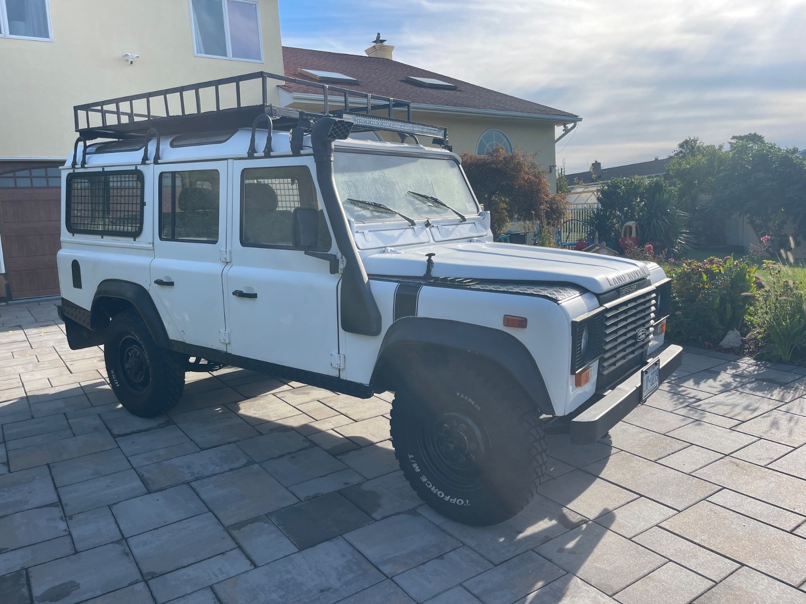 Land-Rover-Defender-1991-SUV-7