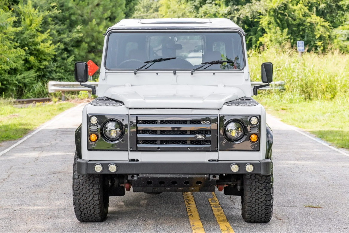 Land-Rover-Defender-1991-SUV-7