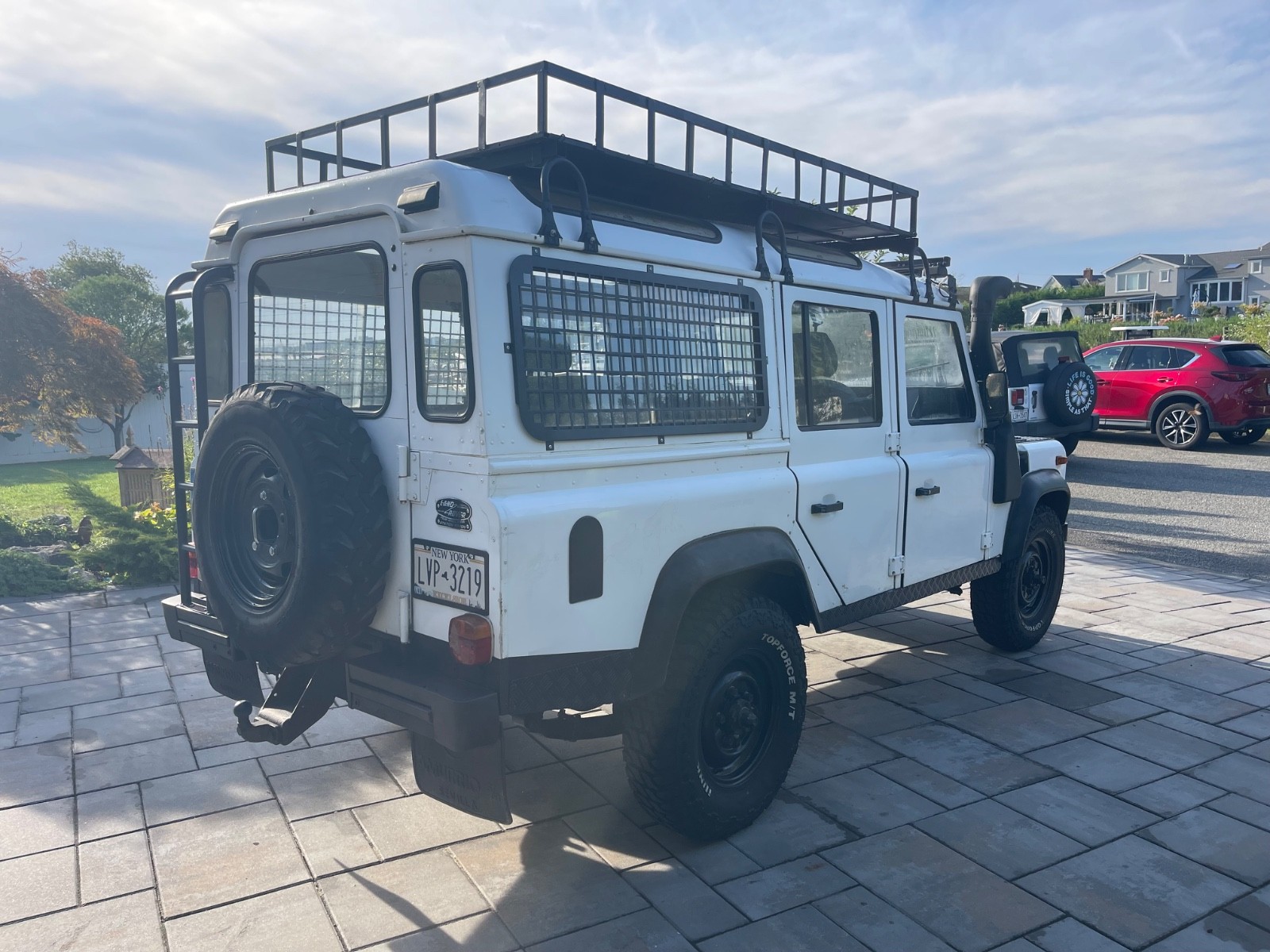 Land-Rover-Defender-1991-SUV-8
